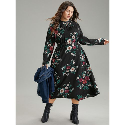Plus Size Floral Print Shirred Mock Neck Dress Black Women Elegant Printed Mock Neck Long Sleeve Curvy Midi Dress BloomChic 28/5X