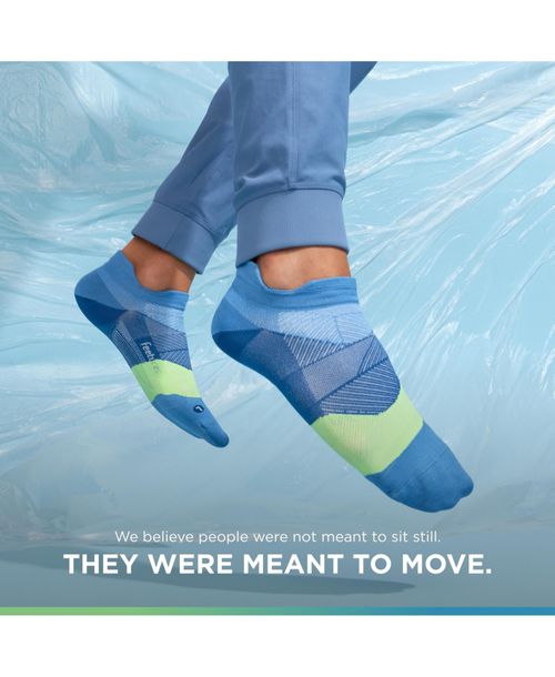 Feetures Men's Elite Ultra Light Cushion Ankle Socks - Sport Sock with Targeted Compression - Blue