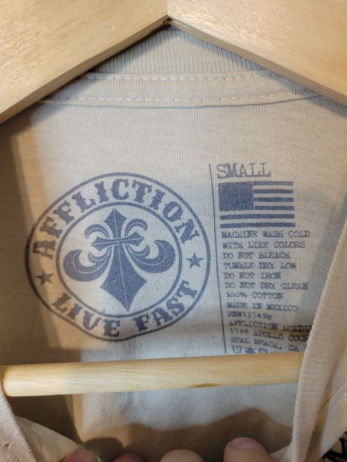 Affliction Beige Graphic Tee Short Sleeve Grunge Skull Men's T-shirt Size S